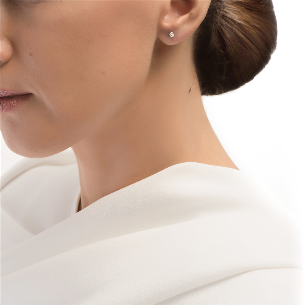 18ct White Gold Diamond Earrings 4 claw 0.15ct tw