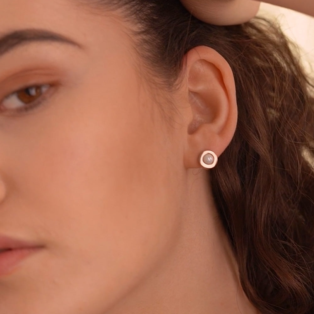 Stud Earrings with Cream Stone