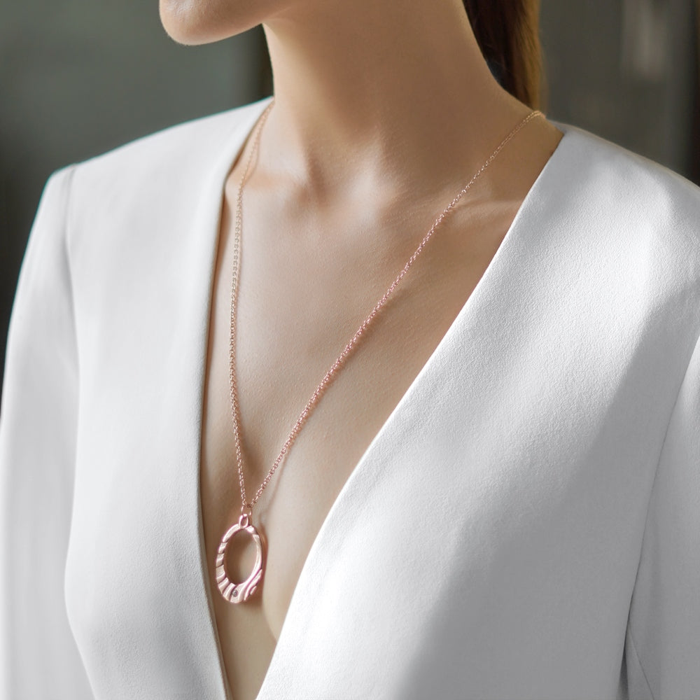 Droplet Etched Pendant with Clear Stone
