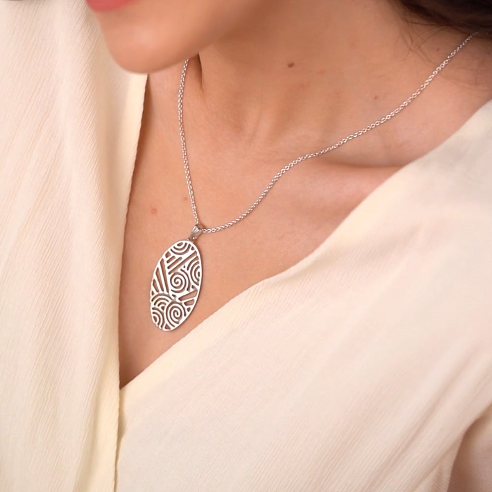 Tara Oval Pendant