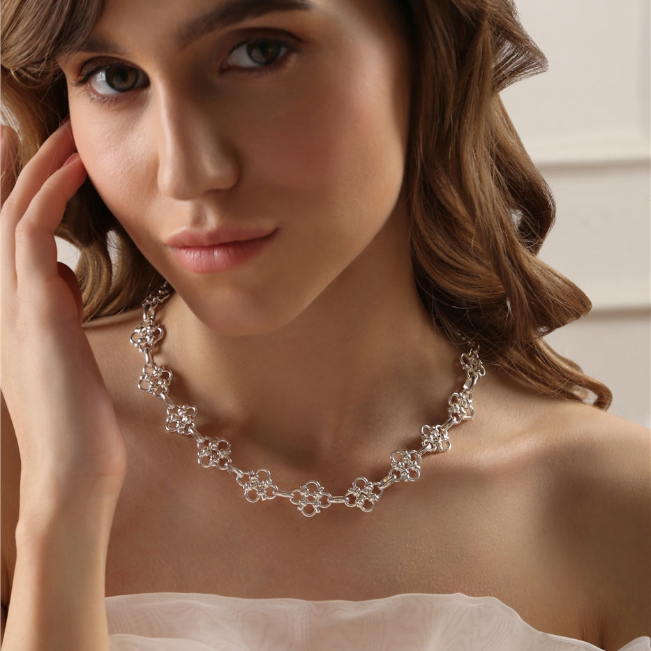 Knot Style Necklace