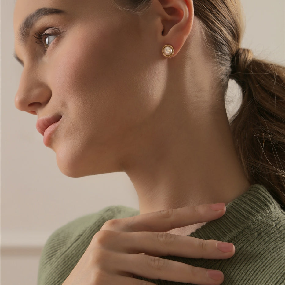 Sappho Pearl Stud Earrings