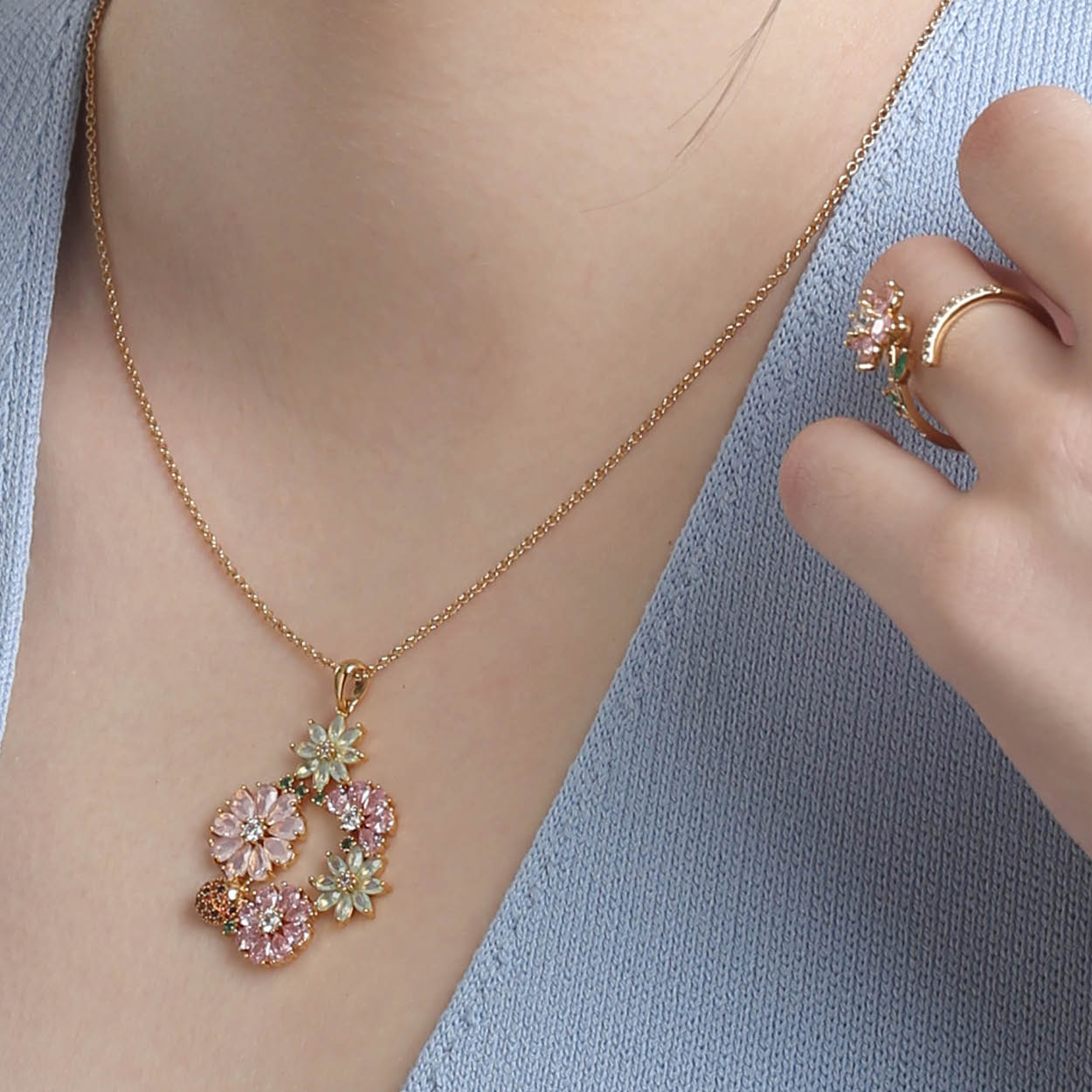 HP_Summer_Carousel_Image_necklace.jpg